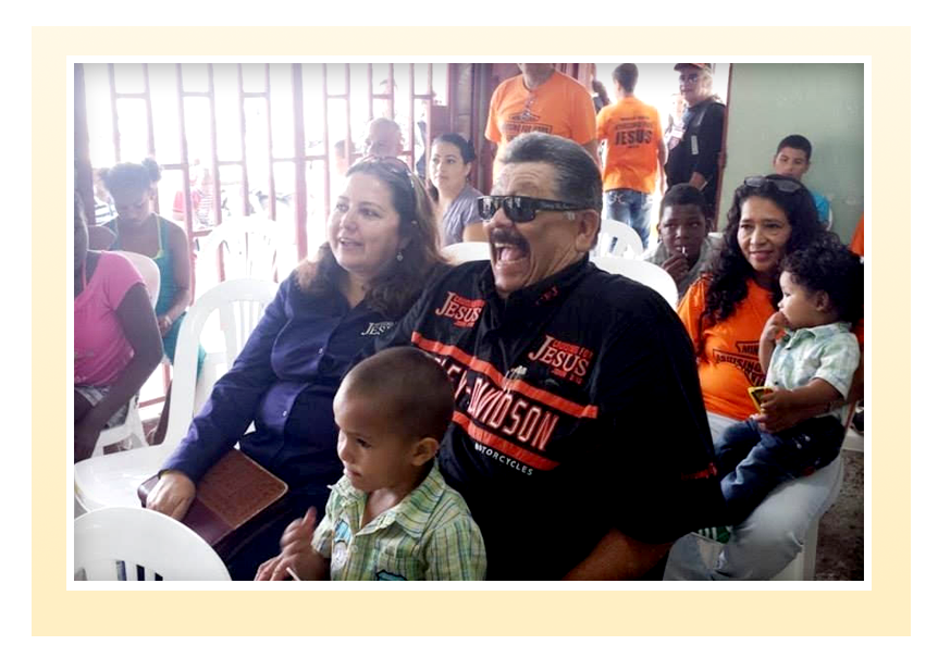 Pastor Horario Aleman en la Iglesia en Cruising for Jesus